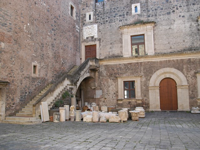 Castello Ursino 33.jpg